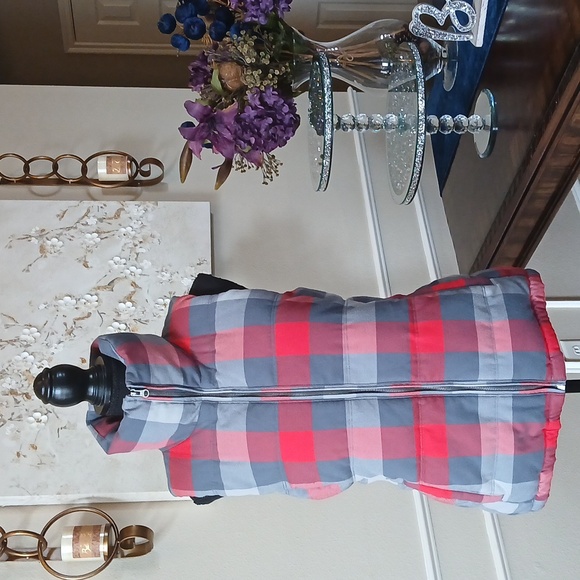 Red And Gray Frost Free Puffer Vest By Old Navy. Size M - Picture 7 of 17